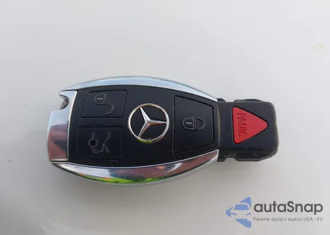 2013 Mercedes-Benz C 250 Sport z USA, uszkodzony, nr VIN WDDGF4HB8DR293955